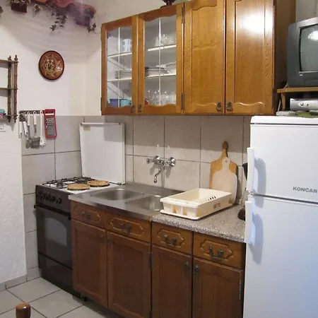 Apartment Pag 1 *
